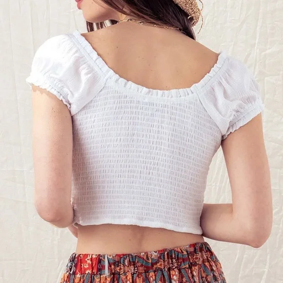 NWOT White Short Sleeve Smocked Crop Top - Picture 3 of 6
